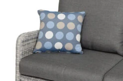 SIENA GARDEN Soria 2-Sitzer Loungesofa, Ice Grey, Alu / Gardino®-Geflecht, 149x87x88 Cm 23 SIENA GARDEN Soria 2-Sitzer Loungesofa, Ice Grey, Alu / Gardino®-Geflecht, 149x87x88 Cm -Gartenmöbel 12 20185.jpg