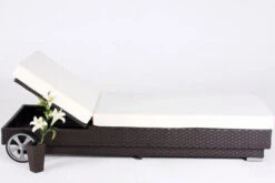 OUTFLEXX Sonnenliege, Braun, Polyrattan, 200x80x37,5cm, Inkl. Polster, Rückenlehne 4-stufig Verstellbar -Gartenmöbel 1337 03.jpg