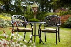 HARTMAN Amalfi Bistro-Set, Bronze, Alu-Guss, Ø62cm, 2 Sessel Inkl. Wendekissen