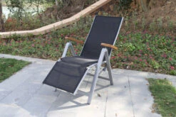 VILLANA Relaxsessel, Silber/schwarz, Alu/Textilene, 66 X 60 X 111 Cm, FSC Akazienholz Armlehnen -Gartenmöbel 1 19811.jpg