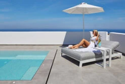 OUTFLEXX Bite Doppelliege, Weiß/3756 Lead Chine, Alu/Sunbrella, 203 X 144 X 38 Cm, Rückenlehne Verstellbar