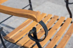 OUTFLEXX Sitzgruppe, Natur/schwarz, Stahl/FSC-Akazienholz, 120x80 Cm, 4 Klappstühle, Pulverbeschichtet, Verzinkt, Mit Armlehnen -Gartenmöbel 23883 08.jpg