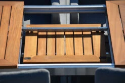 OUTFLEXX Malaga Sitzgruppe, Natur/anthrazit/flanelle, FSC-Teak/Edelstahl/Alu/Sunbrella, 150/200x90cm, 6 Sessel, Plattenstärke 20mm, Verstellbare Rückenlehne -Gartenmöbel 28872 14.JPG