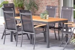 HARTMAN Alice Stapelsessel 4er-Set, Xerix/schwarz, Alu/4x4 Textilen, Mit FSC Teak-Armlehnen -Gartenmöbel 4 13789.jpg