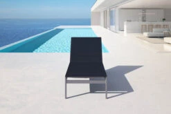 OUTFLEXX Rollliege, Schwarz, Edelstahl/Textilene, Verstellbare Rückenlehne, 212x71x36cm -Gartenmöbel 7100 1 2 CGI.jpg