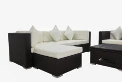 OUTFLEXX Loungemöbel-Set, Braun, Polyrattan, Für 5 Personen, Inkl. Loungetisch, Wasserfeste Kissenbox -Gartenmöbel 8 1713 BOX D.jpg scaled